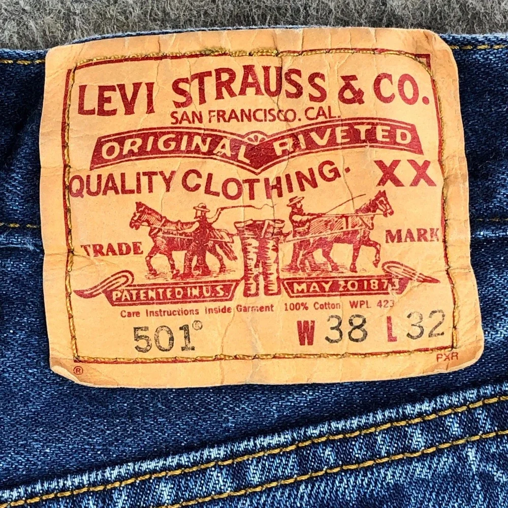 Levi Mens 501 38x32 Blue Cotton Button Fly Straight Leg Jeans